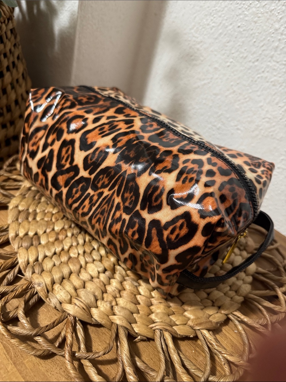 London SoHo Leopard Print Vinyl Cosmetic Shaving Style Bag